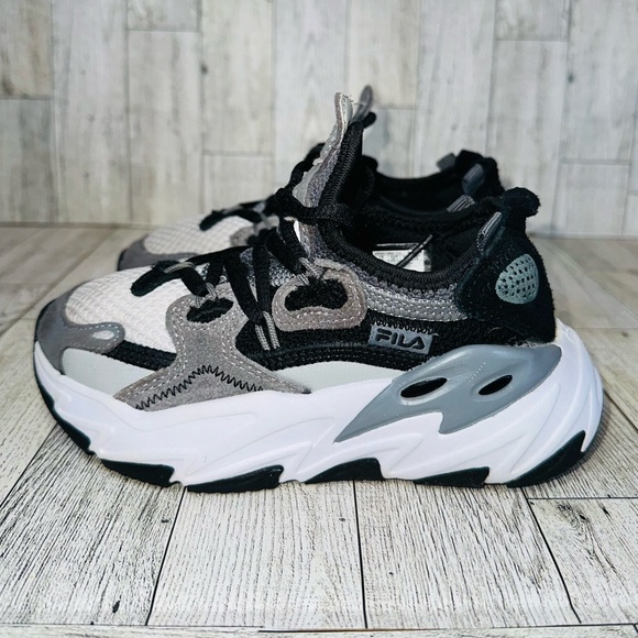 FILA Ray Tracer Evo 2 GS Boys Shoes Size 12✨ - Picture 2 of 13